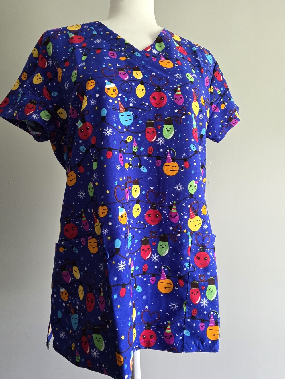 Serene Uniforms Christmas Scrub Top Size Small Blue Holiday Lights V-Neck NWT